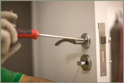 Locksmith Solution Services Belmont, MA 781-519-7435 - 68-44-8